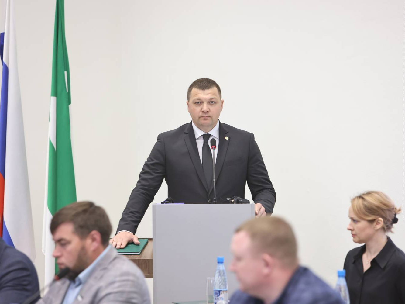 Антон Науменко принёс присягу главы города.