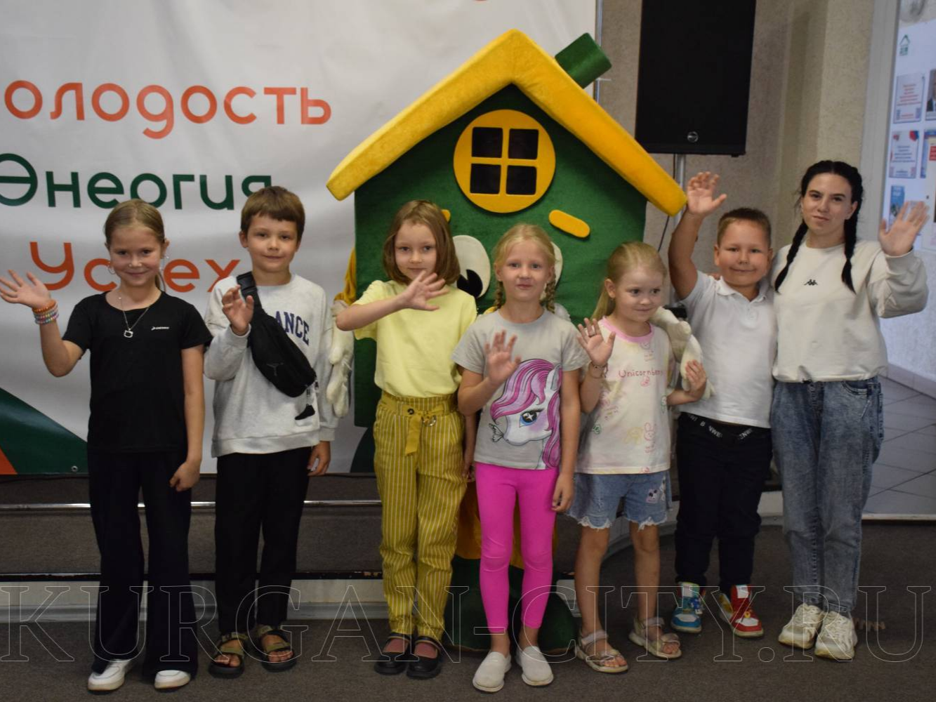 В Кургане продолжается традиционная всероссийская акция «Собери ребёнка в школу».