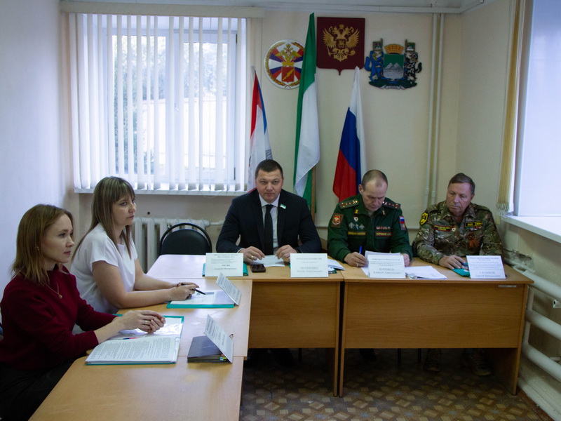 Первые отправки призывников начнутся в середине октября.