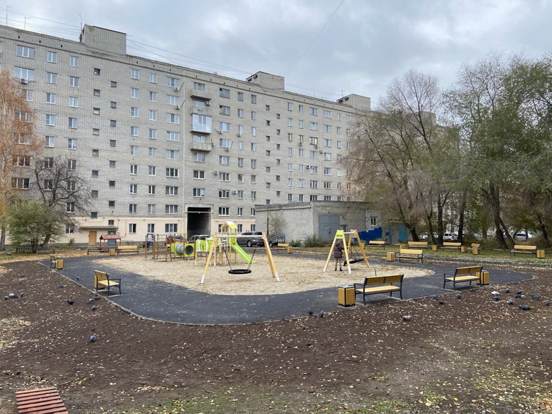 Ещё одна новая благоустроенная территория в Кургане стала местом притяжения горожан.