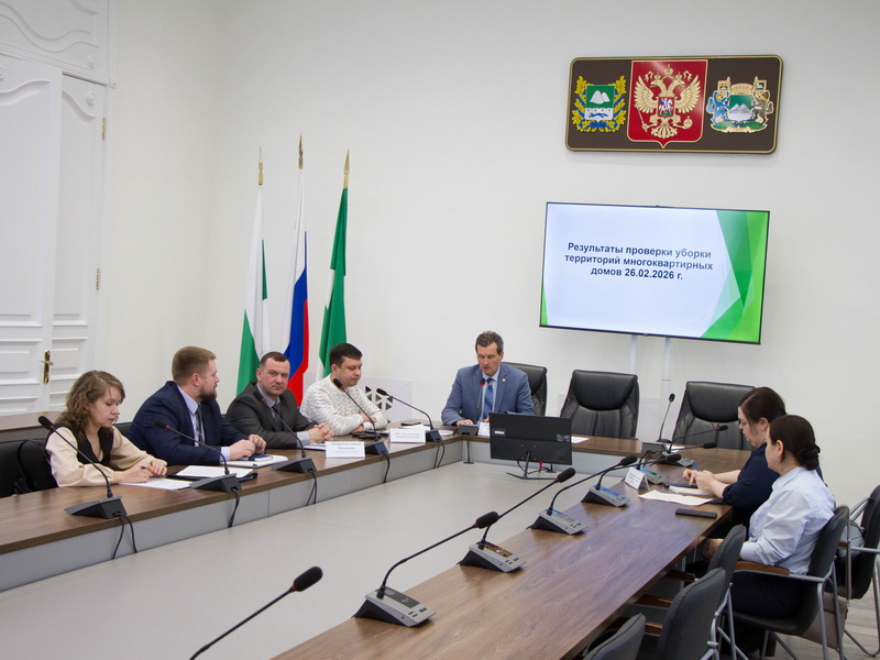 Директор департамента ЖКХ Александр Медведев: «Управляющие компании обязаны своевременно реагировать на обращения жителей».