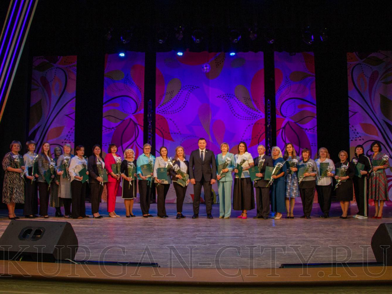 Глава Кургана Антон Науменко поздравил педагогов с наступающим профессиональным праздником.