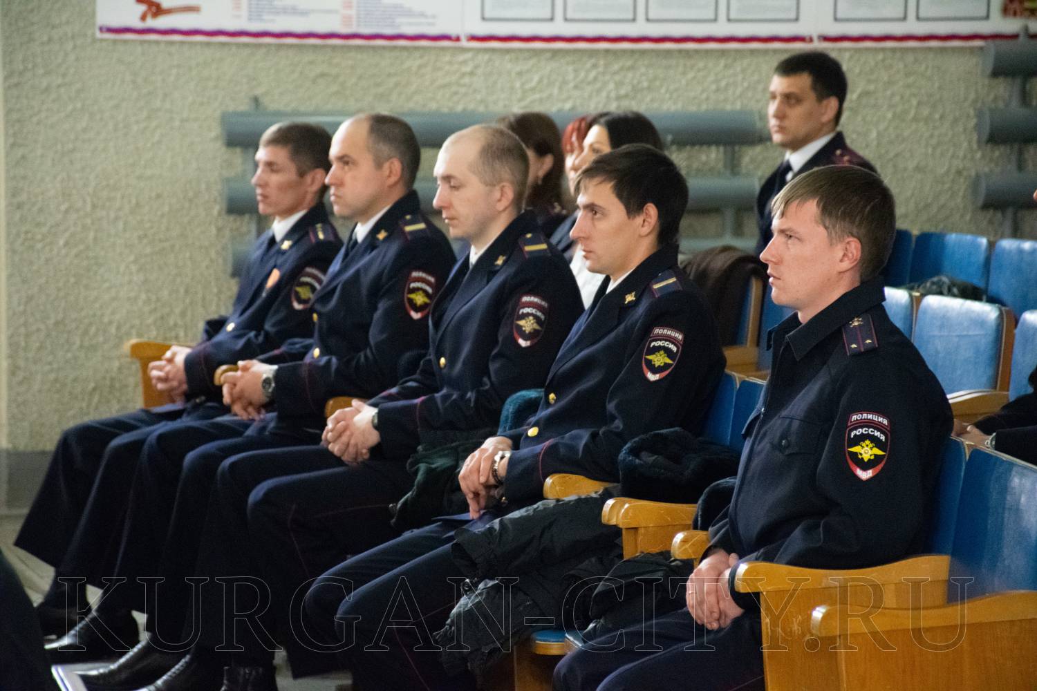 Глава города Кургана Елена Ситникова поздравила сотрудников органов внутренних дел с профессиональным праздником