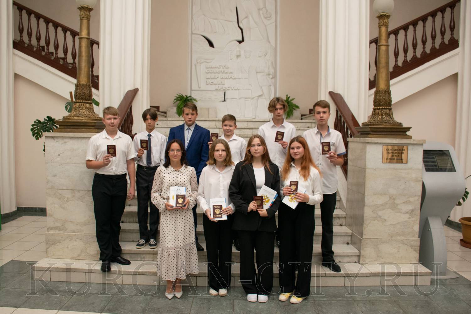 Юные курганцы получили свои первые паспорта в рамках Всероссийской акции «Мы – Граждане России!».