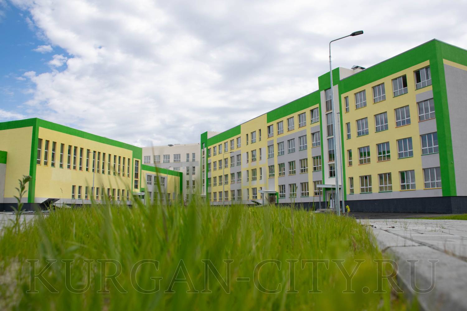 Новую школу в Заозерном будут посещать 1500 детей.
