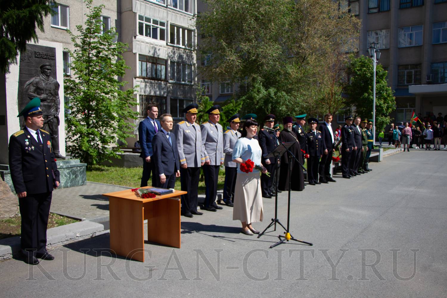 Глава города Кургана Елена Ситникова поздравила пограничников с профессиональным праздником