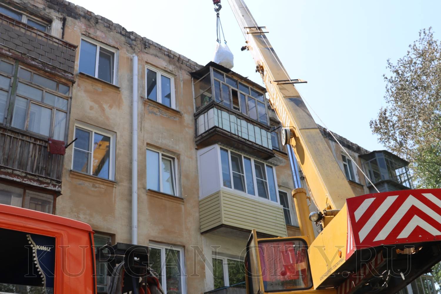 В горевшем доме по ул. Победы ведутся восстановительные работы.