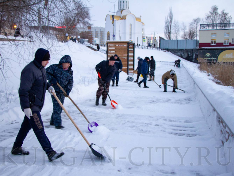 На очистку города от снега привлечены дополнительные ресурсы.