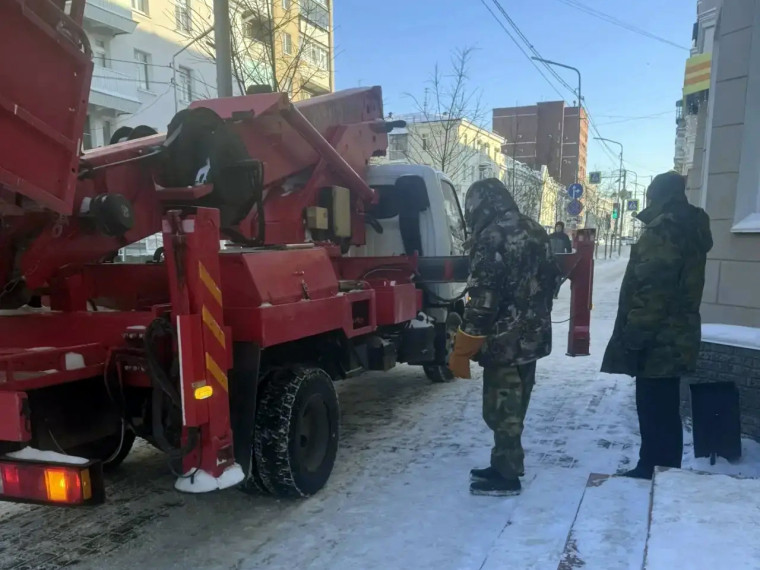 Осторожно – сосульки на крышах!.