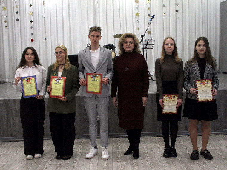 Заслуженные награды школьникам.