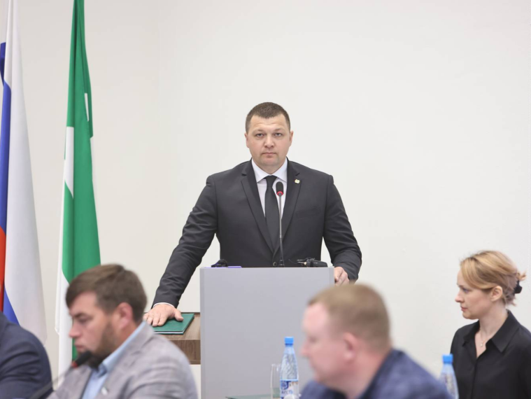 Антон Науменко принёс присягу главы города. Антон Науменко принёс присягу главы города.
