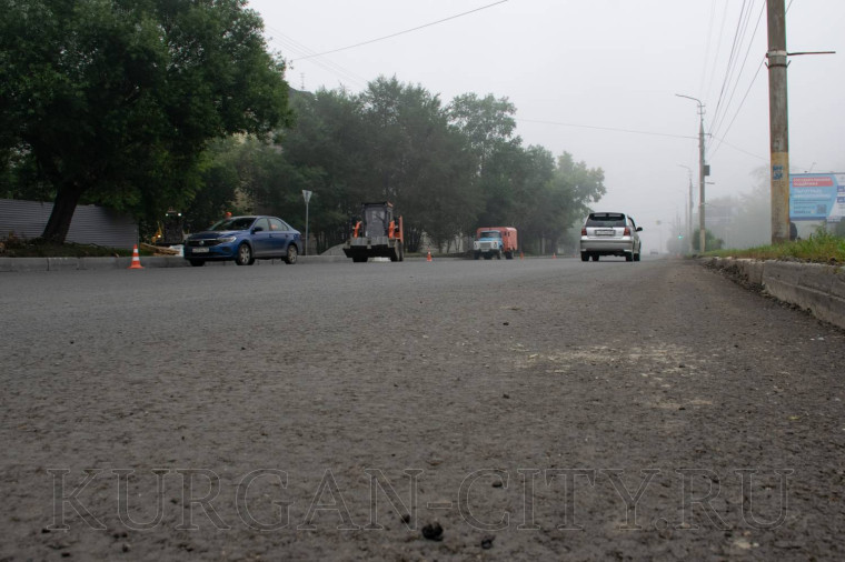 Продолжается масштабный ремонт дорог на территории города.