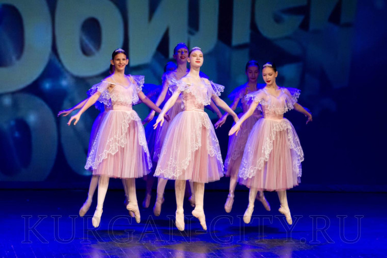 Базовый медицинский колледж Кургана встретил своё 90-летие.