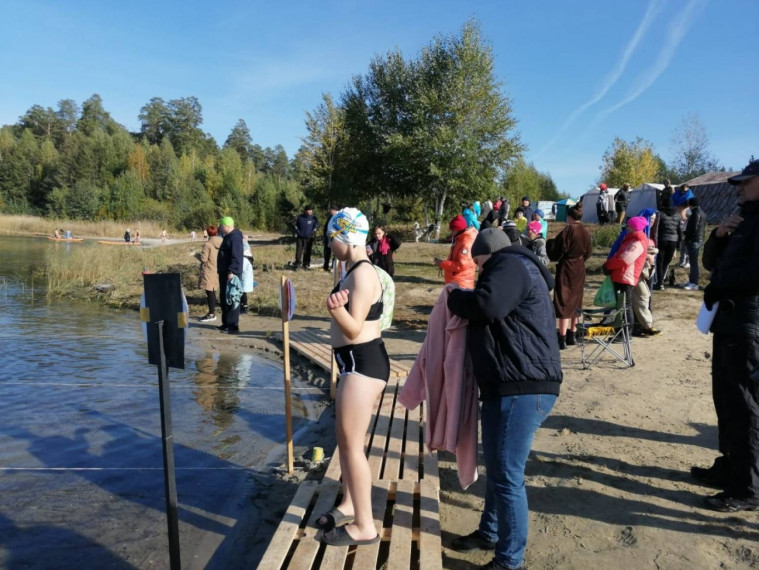 На Голубых озерах состоялся первый этап Кубка Уральского федерального округа по зимнему плаванию.