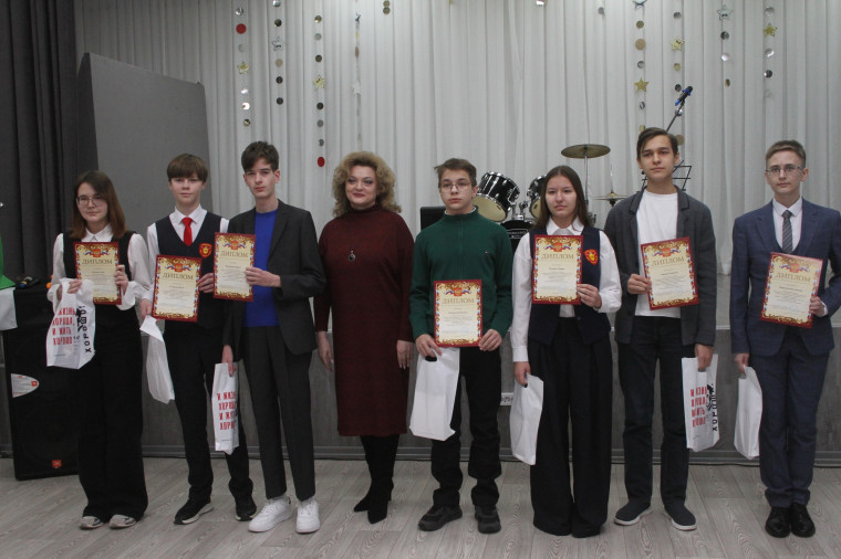 Заслуженные награды школьникам.