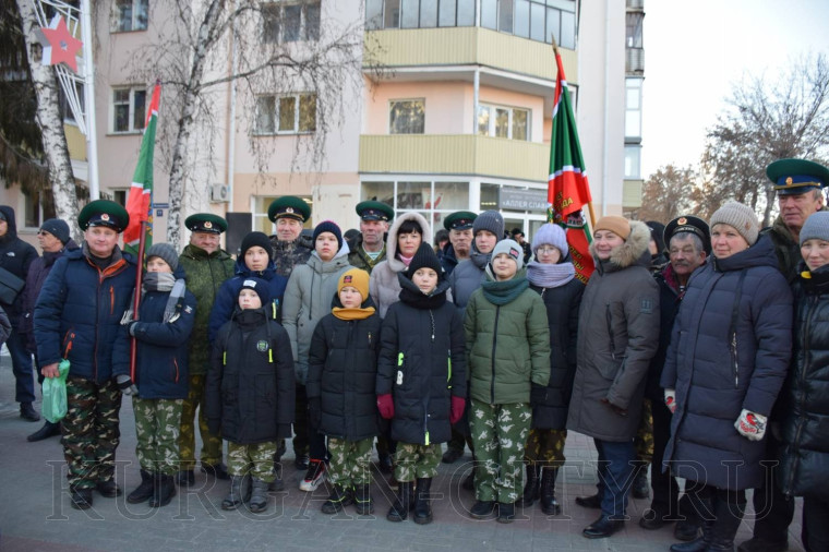 Глава города Елена Ситникова приняла участие в памятном мероприятии, посвященном Дню неизвестного солдата.