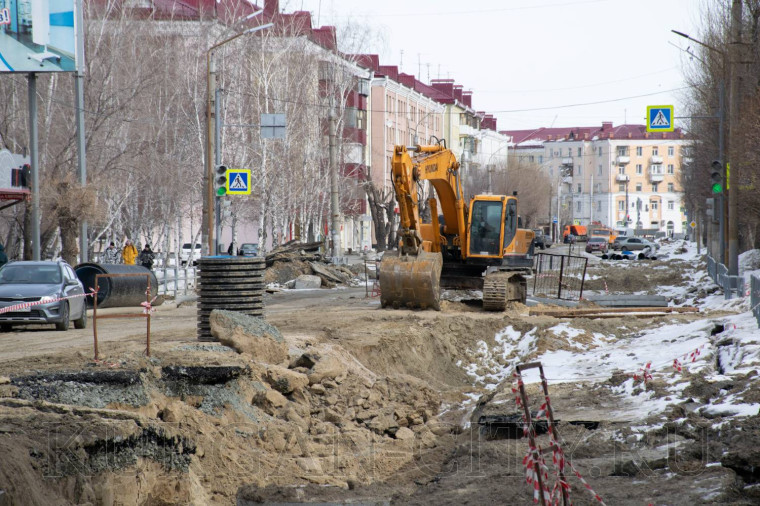 Масштабная замена коммуникаций продолжается на улицах К.Мяготина и Дзержинского.