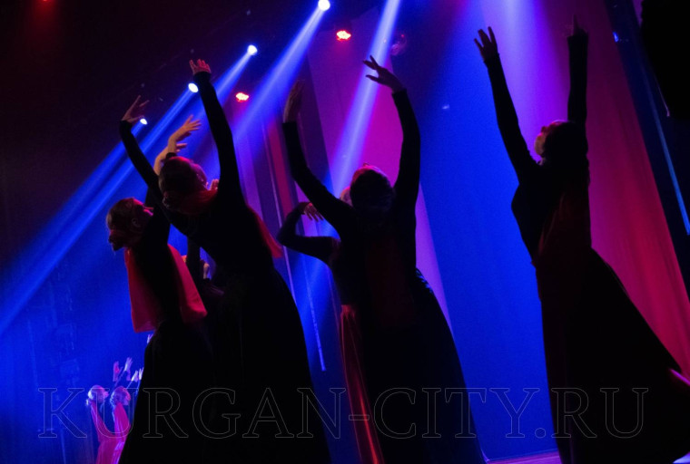 «Живет Победа в поколеньях…» В Кургане состоялся праздничный концерт, посвященный Дню Великой Победы.