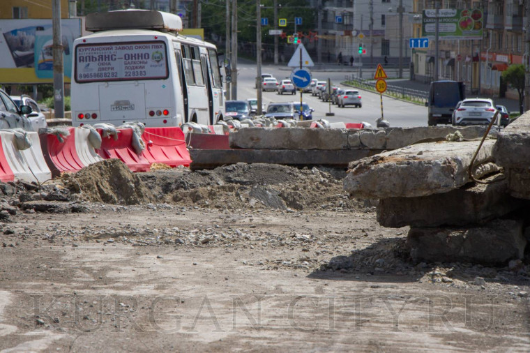 Глава города Елена Ситникова проконтролировала ход работ на Некрасовском путепроводе.