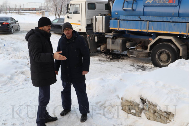 Директор ДЖКХ Роман Медведев продолжает выезды на проблемные адреса.