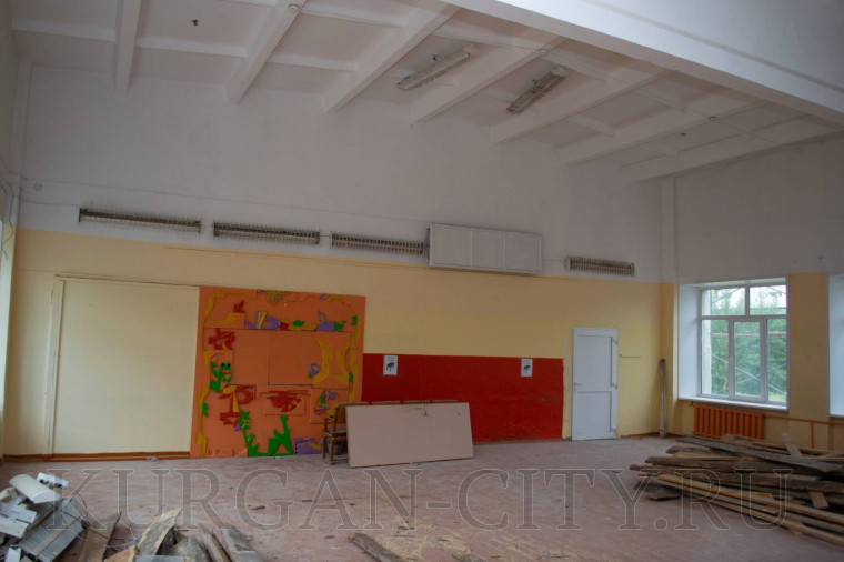 Глава города Елена Ситникова проконтролировала ход ремонтных работ в 46-ой школе.