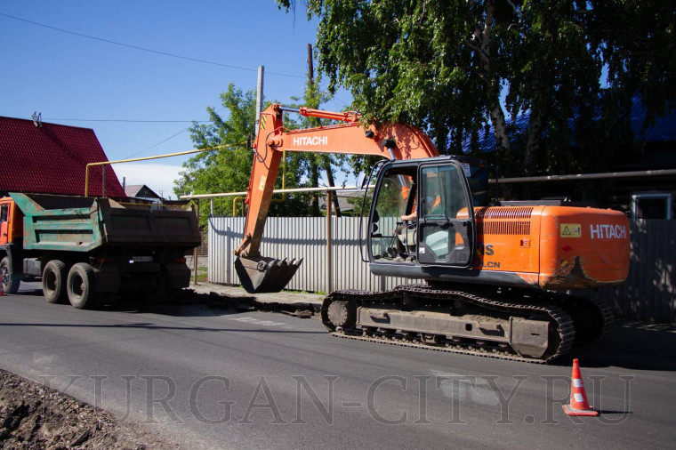 Улицу Комиссаров в Северном микрорайоне ремонтируют в рамках нацпроекта «Безопасные качественные дороги».