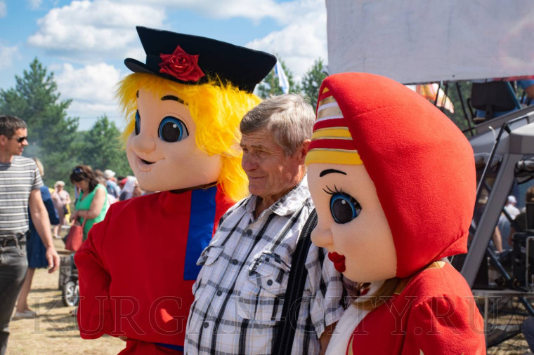 Курганская делегация посетила Крестовско-Ивановскую ярмарку.